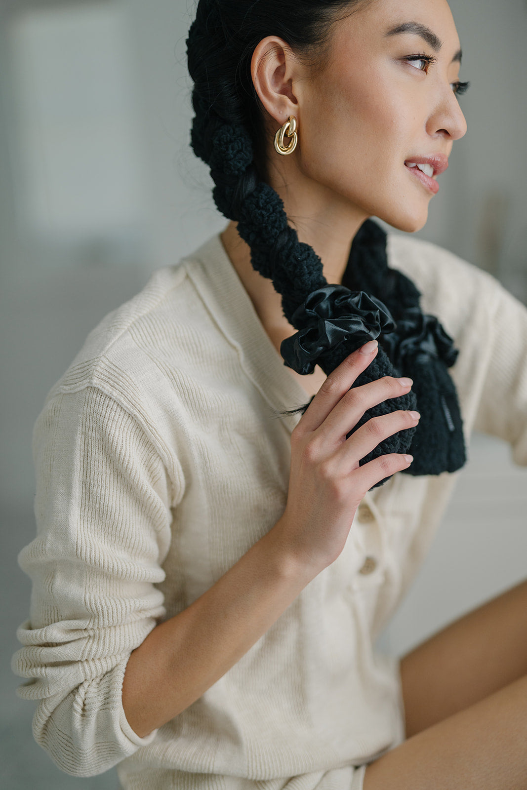 Close-up of hair wrapped around a Classic CurlBand in Black