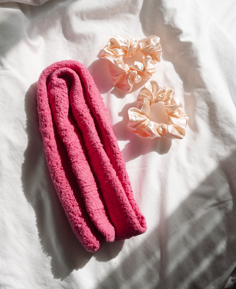 BeachWave CurlBand in Barbie with satin scrunchies
